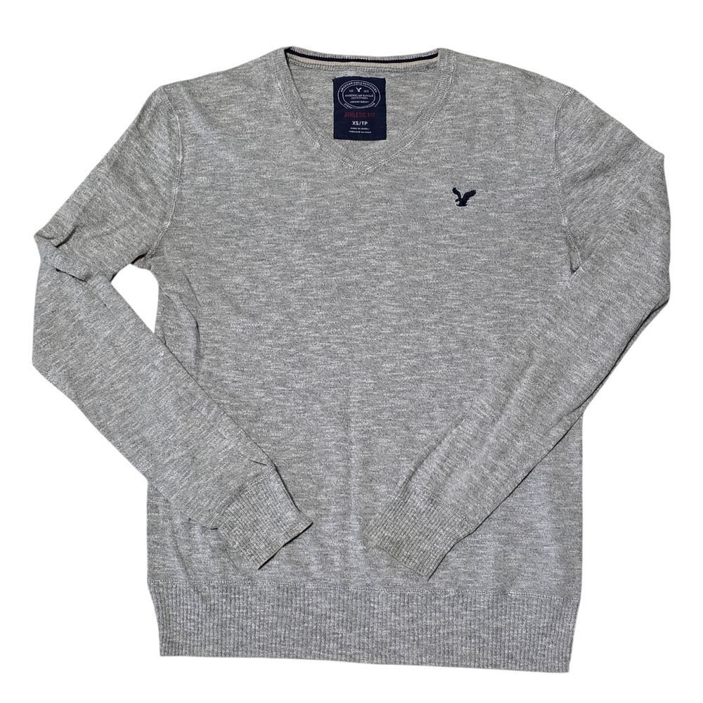 American Eagle Gray V-Neck Layering Thin Sweater